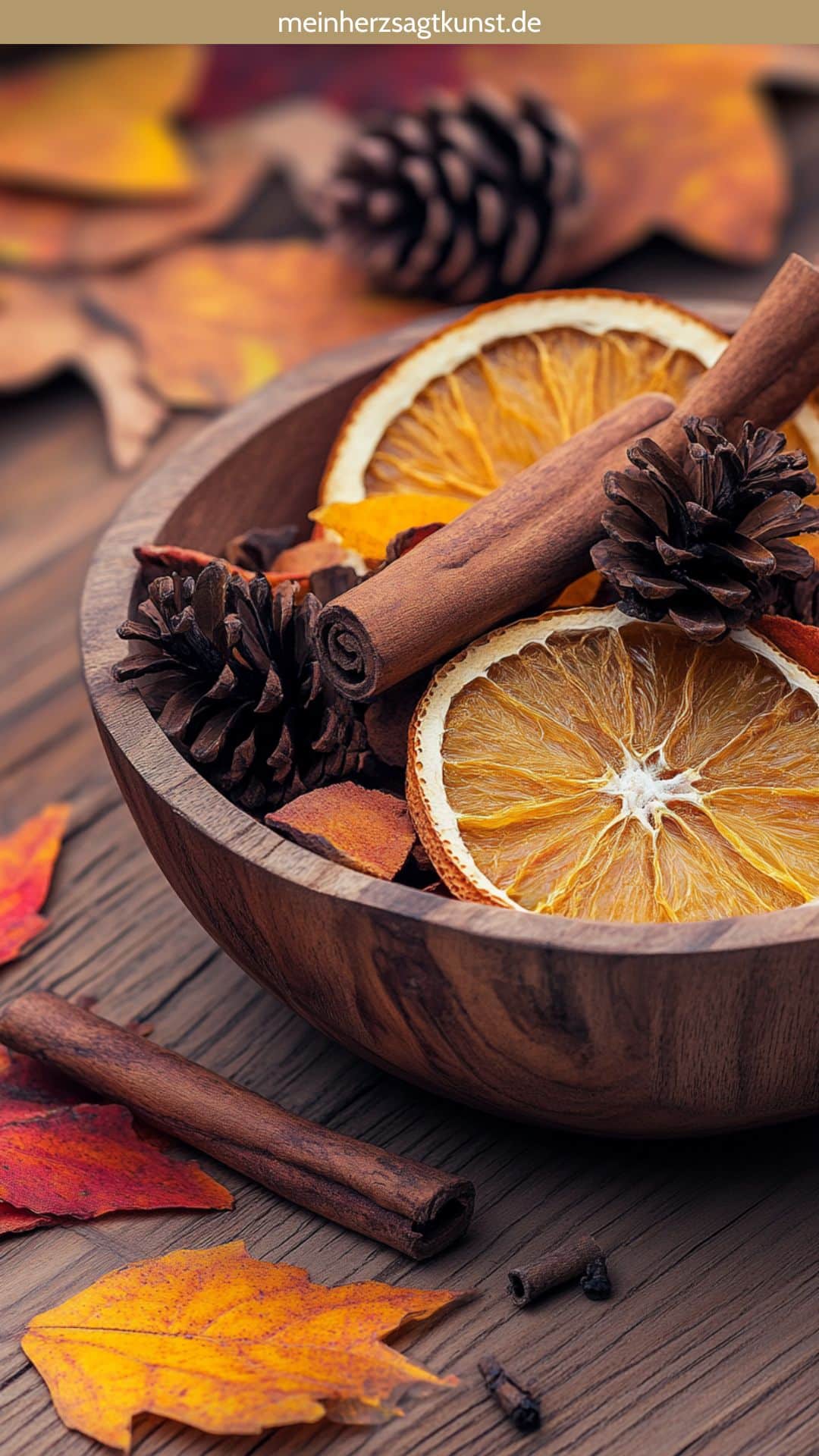 Herbstliches Duftpotpourri mit Zimt und getrockneten Orangen